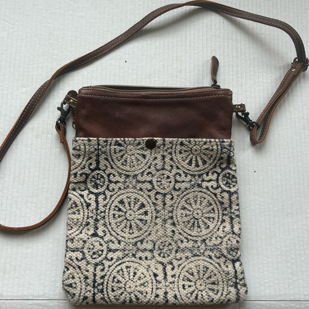 Myra Bag Ruggy Crossbody